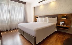 Hotel Deville Batel  4*